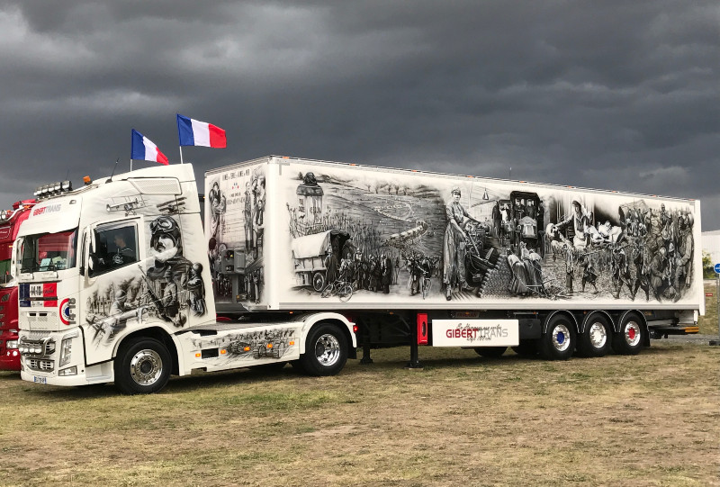 Notre camion du Centenaire mis à l'honneur dans Le Progrès