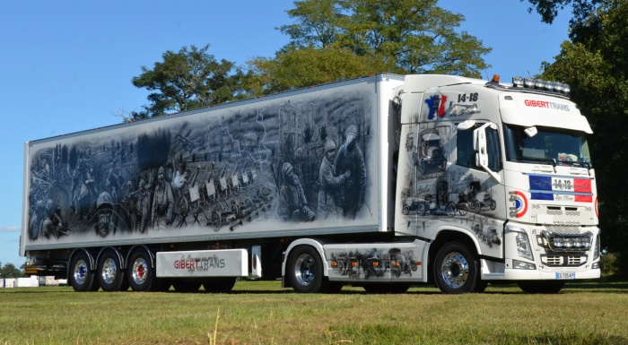 Notre camion du Centenaire mis à l'honneur dans Le Progrès